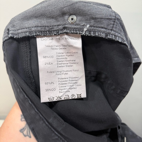 Armani Collezioni Men's Black Jeans - Picture 12 of 16